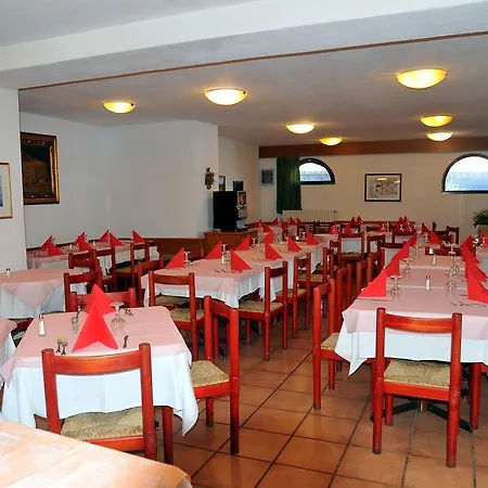 فندق Hotel Passo Stelvio باسو ستيلفيو