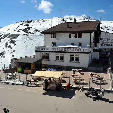 Hotel Passo Stelvio فندق 3*