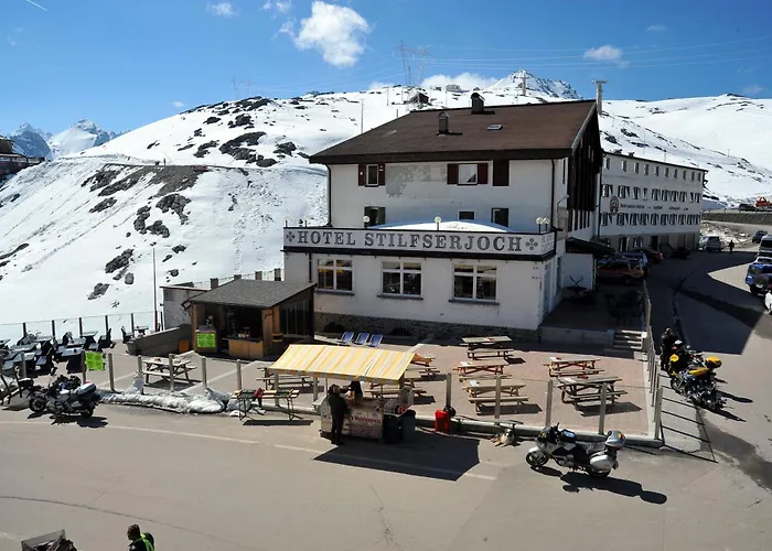Hotel Passo Stelvio ホテル 3*